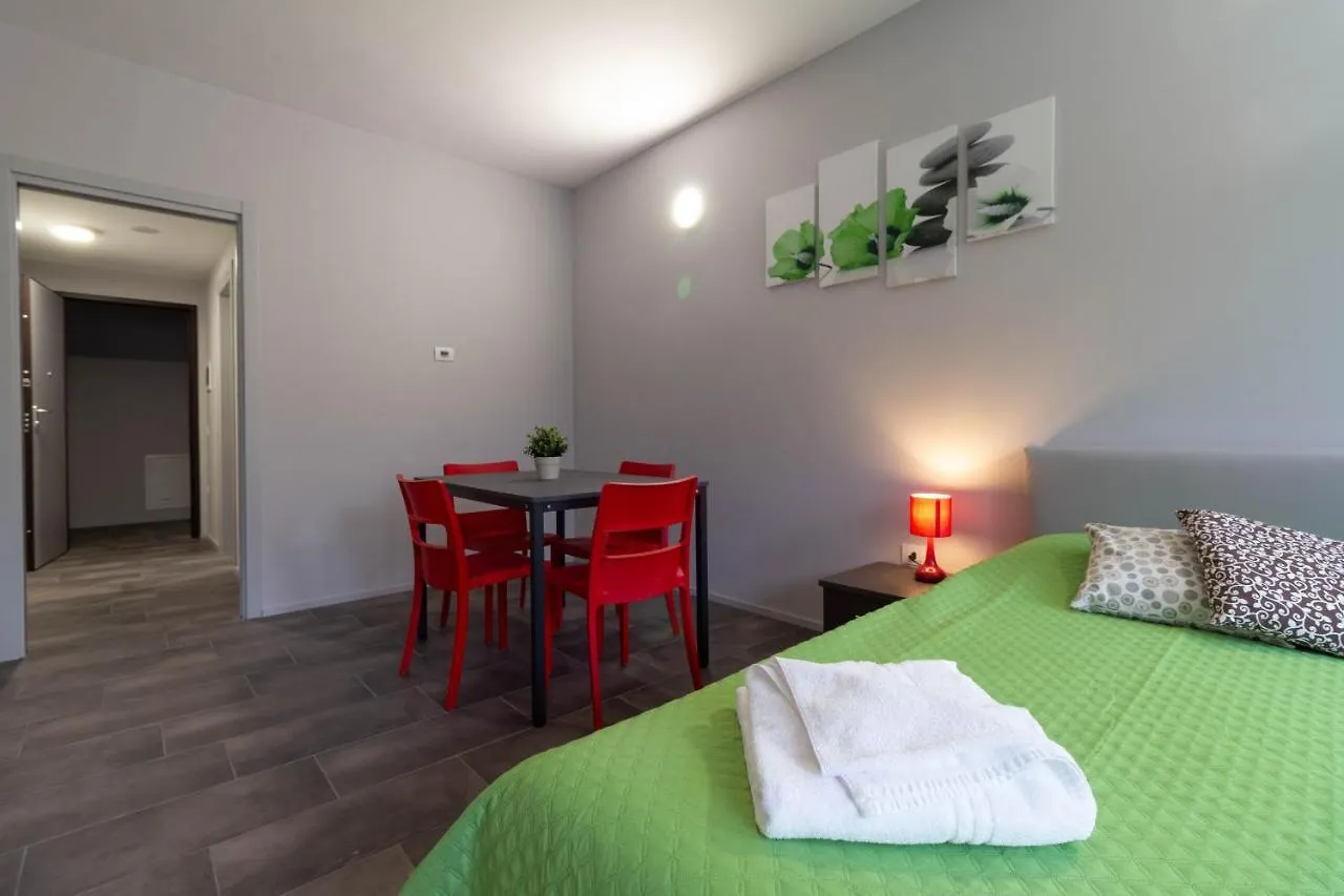 לקו Lime Apartment - Affitti Brevi Italia 0*,
